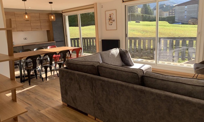 Villard-de-Lans Apartamento | Apartment 4****|8 pers with large balcony and mountain view