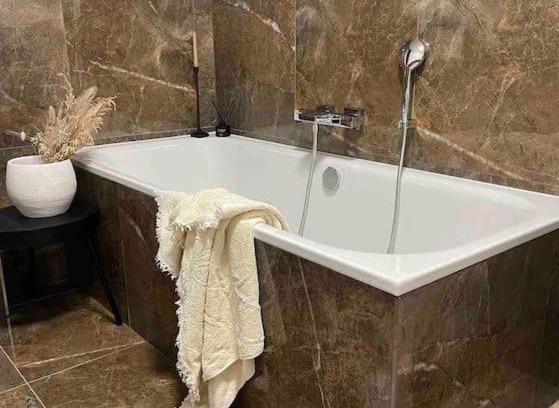 Runingen Apartamento | Apartment 4 Zimmer 111 Qm Küche, großes Balkon, 2x Bad Auto Parkplatz Citynah Braunschweig