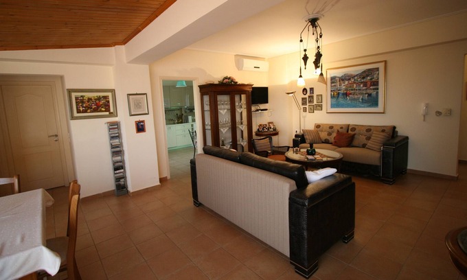 Chalcis Apartamento | Apartamento a 50 metros del mar en una zona tranquila.