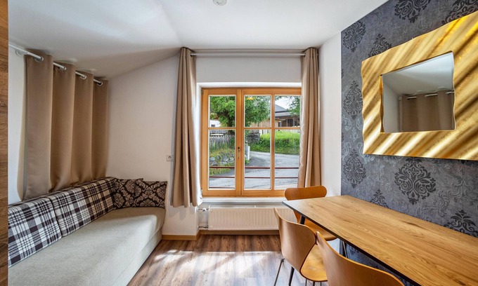 Issengo Apartamento | Apartamento '7' con vistas a la montaña, piscina compartida y Wi-Fi