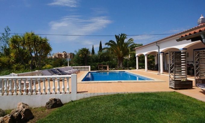Funchal Apartamento | Apartamento de 70 m² con gran jardín y piscina cerca de Lagos-Algarve