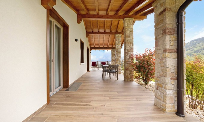 Tremosine Apartamento | Apartamento 'Agriturismo Hegemone Romantico' con vistas a la montaña, terraza privada y Wi-Fi