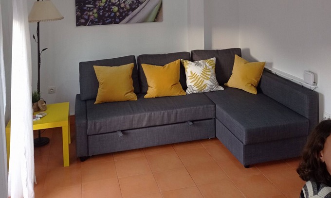 Centro histórico de Baeza Apartamento | Apartment 'Aires De Baeza' with Balcony, Wi-Fi and Air Conditioning