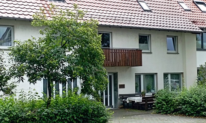 Bad Wuennenberg Apartamento | Apartamento 'Am Kirchplatz' con terraza privada y Wi-Fi