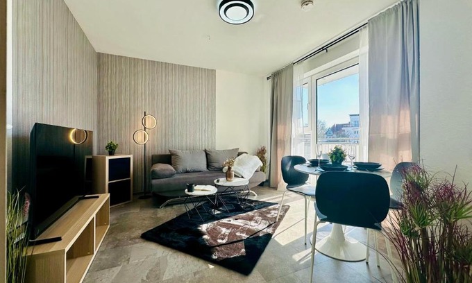 Cottbus Apartamento | Apartment Am Spremberger Turm, 65qm, 2 Schlafzimmer, Küche, Parkplatz, Balkon, Waschmaschine