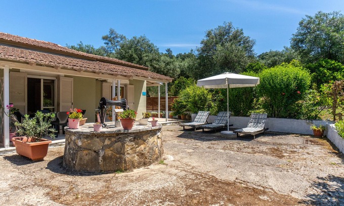 Agios Spyridon Corfu Apartamento | Apartamento 'Amalia Dio' con vistas a la montaña, Wi-Fi y aire acondicionado