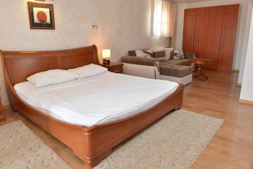 Inija Apartamento | Apartment and Rooms In Club