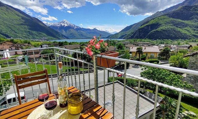 Novate Mezzola Apartamento | Apartamento Andrea by Interhome