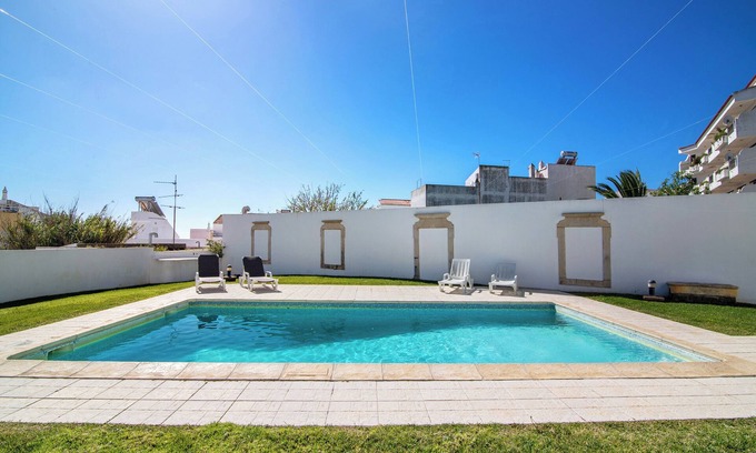 Peneco Beach Apartamento | Apartamento 'Apartamento Rossio' con piscina compartida, Wi-Fi y aire acondicionado