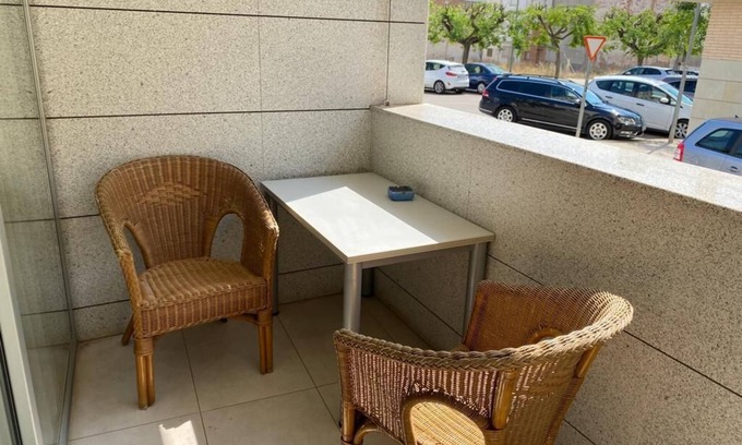 Les Cases d'Alcanar Apartamento | Apartamento 'Belmar' con terraza privada y aire acondicionado