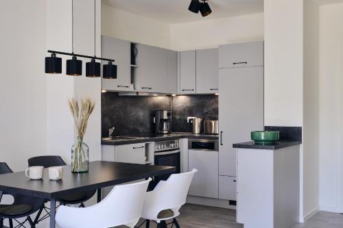 Zirchow Apartamento | Apartment B11 "Pine Hill Resort" Ihr Rückzugsort mit großzügigem Balkon und Naturblick