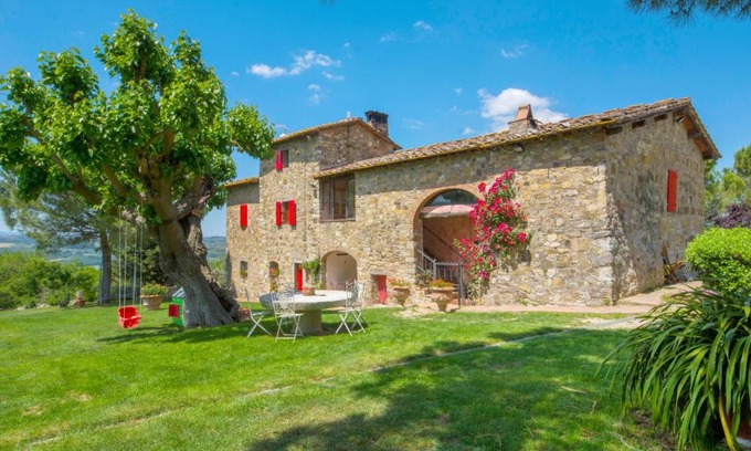 San Pietro in Bossolo Apartamento | Apartment Badia a Passignano-1 by Interhome
