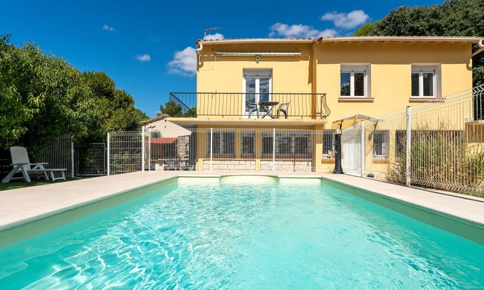 Quartier des Espesses Apartamento | Apartment 'Bas Maison Nîmes' with Shared Pool, Wi-Fi and Air Conditioning