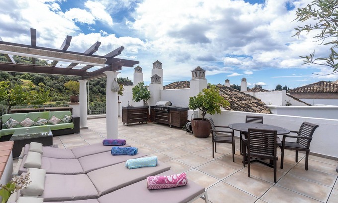 Benahavis Apartamento | Precioso ático con gran terraza en la azotea