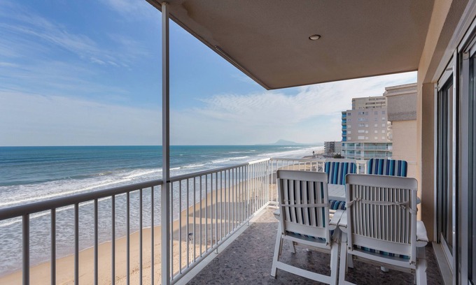Plaza De La Costera Apartamento | Apartamento 'Bellavista' con vistas al mar, terraza privada y Wi-Fi