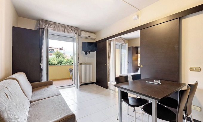 Loano Apartamento | Apartamento "Bilo 1piano en Villaggio"; jardín privado, piscinas compartidas y Wi-Fi