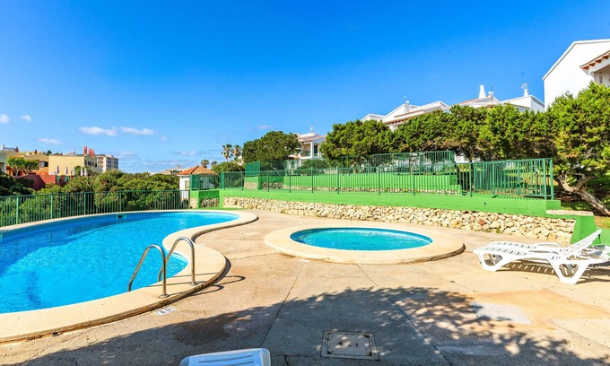 Cala en Forcat Apartamento | Apartamento 'Biniforcat' con piscina compartida, terraza privada y Wi-Fi