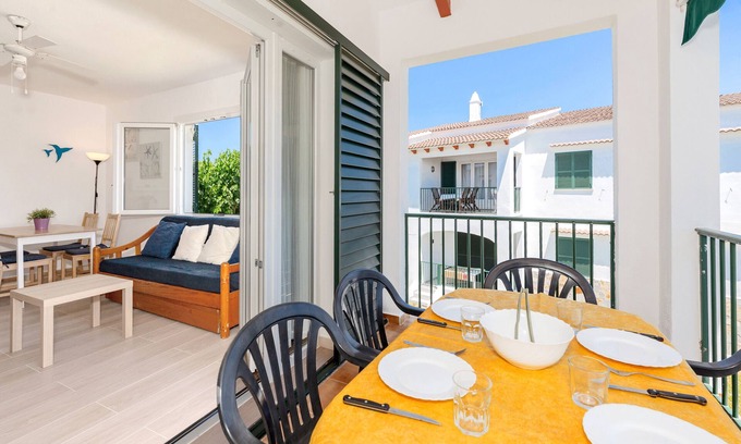 Cala en Forcat Apartamento | Apartamento 'Biniforcat' con vistas a la montaña, piscina compartida y terraza privada