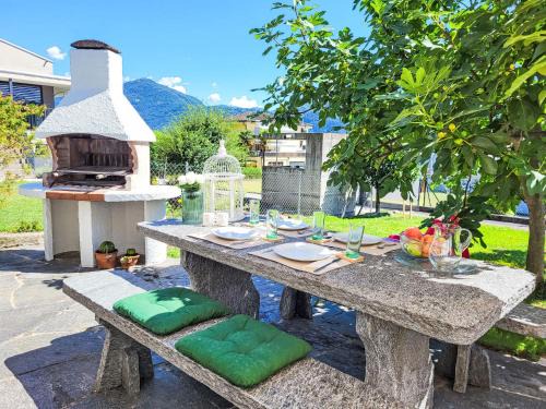 Riazzino Apartamento | Apartment Bizio by Interhome