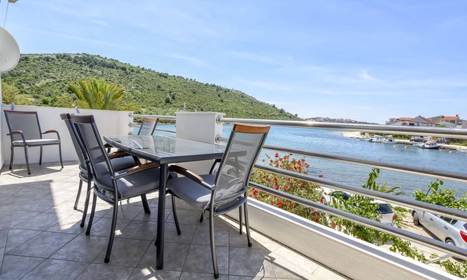 Podglavica Apartamento | Apartamento Bosiljka (33871-A1) - Rogoznica