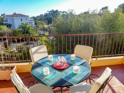 Boulouris-sur-Mer Apartamento | Apartment Boulouris Mimosa by Interhome