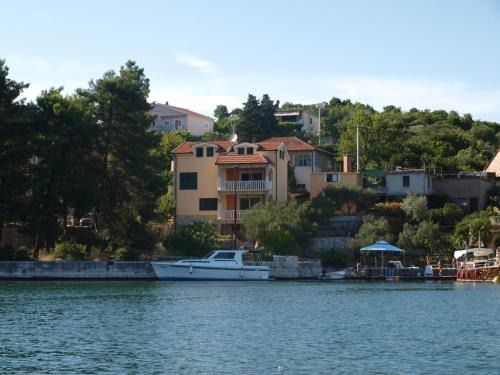 Ploce Apartamento | Apartment Buki