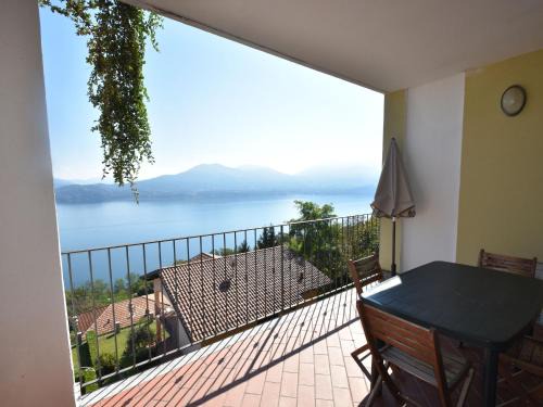 Oggebbio Casa | Apartment by Lake Maggiore with Stunning Views