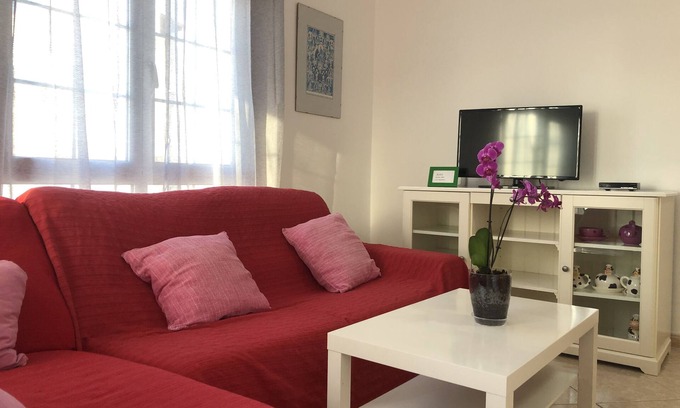 Gran Tarajal Apartamento | Apartamento vistas al mar, junto la playa, Wifi gratis, TV satélite