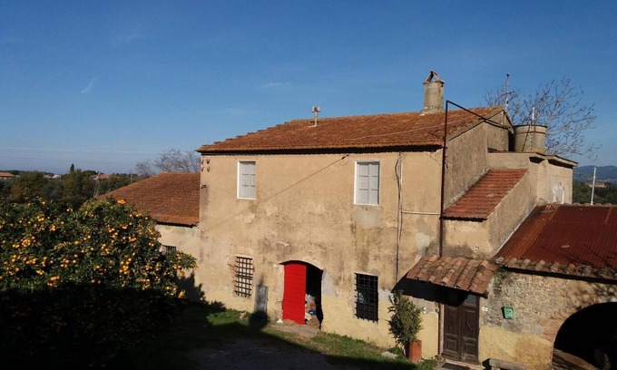 Donoratico Apartamento | Apartment 'Casa Adele' with Shared Garden and Wi-Fi