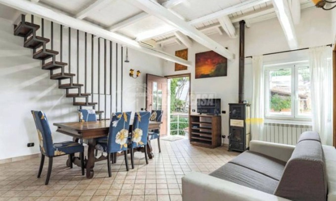 Fregenae Apartamento | Apartamento 'Casa Di Clara Fregene' con terraza privada, jardín privado y aire acondicionado.