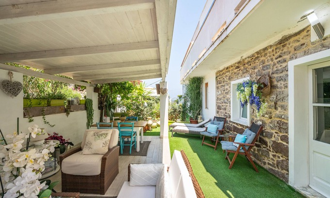 Calasetta Apartamento | Apartamento 'Casa Nora' con terraza privada, Wi-Fi y aire acondicionado