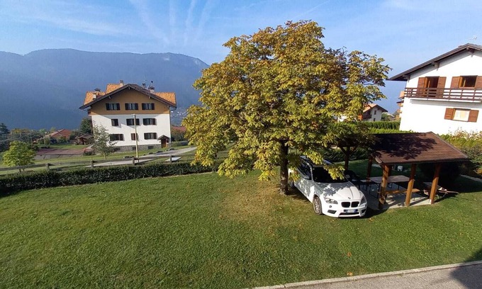 Folgaria Apartamento | Apartamento 'Casa Valle Folgaria' con vistas a la montaña, terraza compartida y jardín compartido