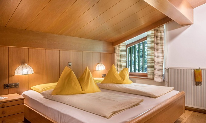Canazei Apartamento | Apartamento "Cesa Soramurat 8" con vistas a la montaña, balcón y jardín compartido