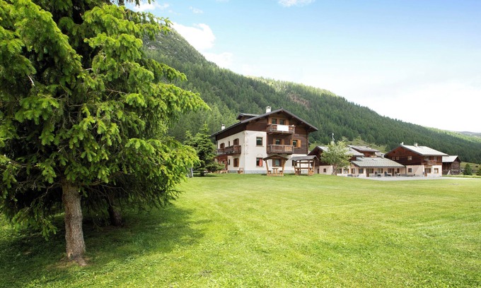 Livigno Apartamento | Apartamento Cirmolo Chalet Cambra con vistas a la montaña, Wi-Fi, terraza y jardín