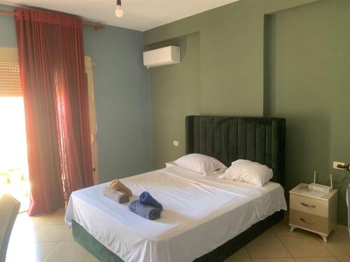 Mbrostar-Urë Apartamento | Apartment City Center Fier