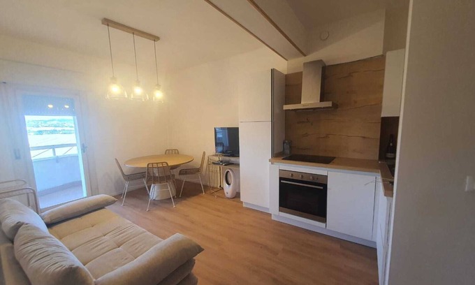 Porto Recanati Apartamento | Apartamento 'Civico 316 con Piscina' con piscina compartida, Wi-Fi y aire acondicionado