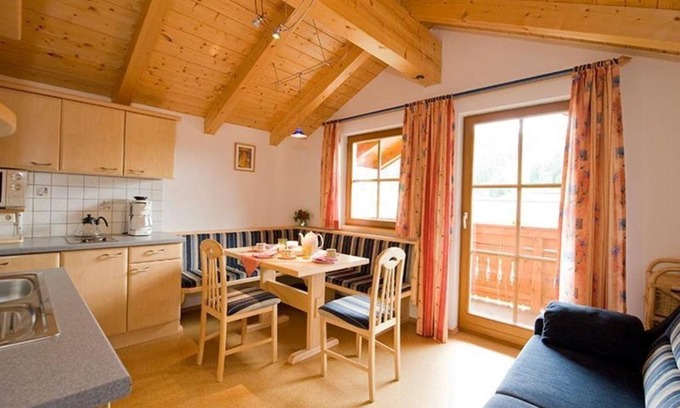 Am Feuersang Apartamento | Apartment D (4-5 persons/2 bedrooms, 1 WSR) - Apartments Amadeo