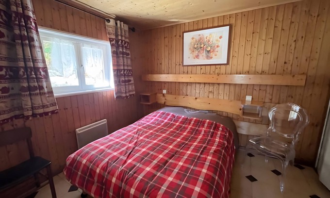 Morzine Apartamento | Apartment 'D'arnica' with Mountain View, Balcony and Wi-Fi