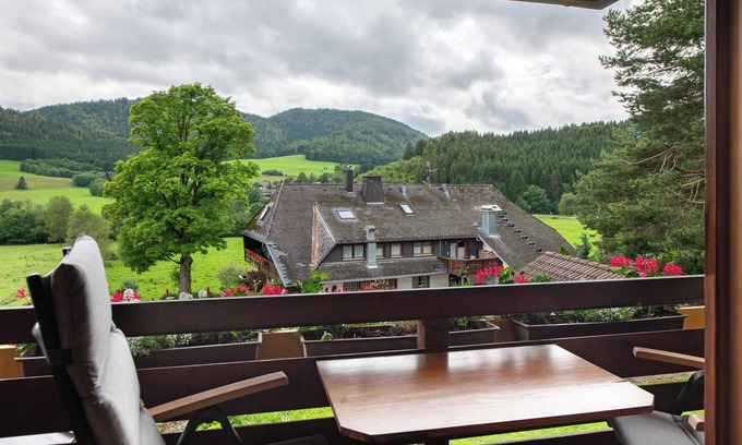 Bernau Apartamento | Apartamento 'Ferienwohnung Birke' con vistas a la montaña, balcón y Wi-Fi
