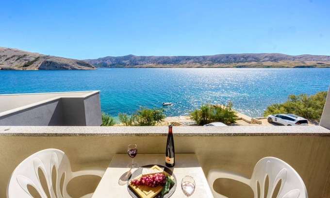 Zubovici Apartamento | Apartment directly at the beach with sea view, free WiFi