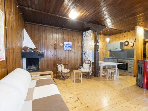 Campodolcino Apartamento | Apartment Don Romeo Mountain Flat by Interhome