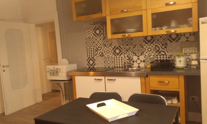Villaggio degli Sposi Apartamento | Apartamento 'Dori 1' con terraza privada, jardín privado y cerca del centro de la ciudad
