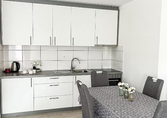 Canton 10 Apartamento | Apartment Doris