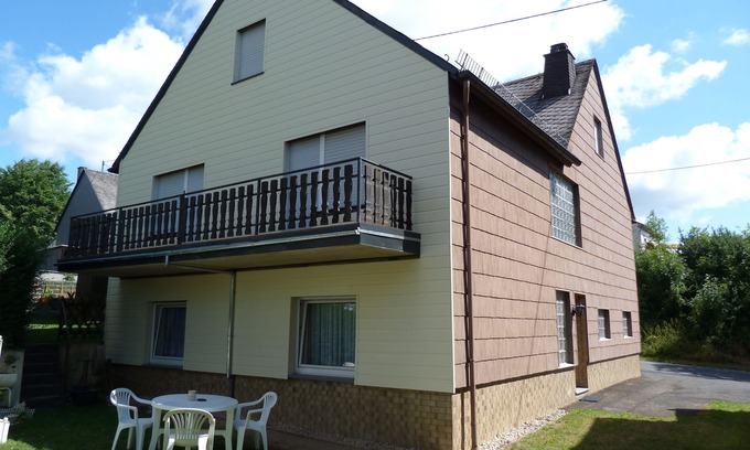 Urschmitt Apartamento | Apartamento "Nido Eifel" entre Vulkaneifel y Mosela