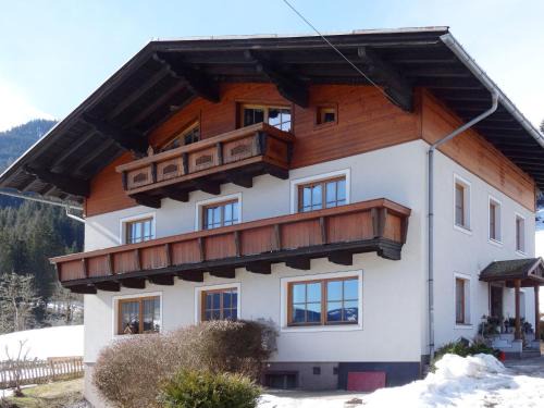 Huettau Apartamento | Apartment Eisenhut by Interhome