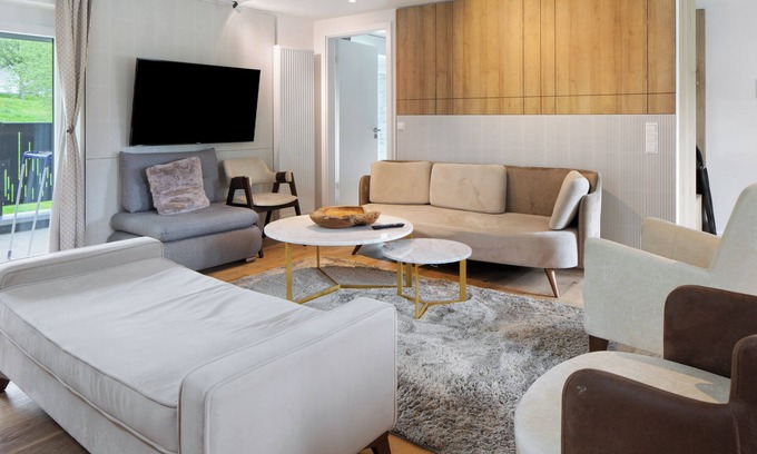 Hofsgrund Apartamento | Apartamento 'Elmend's Wellnessoase' con vistas a la montaña, jardín compartido y Wi-Fi