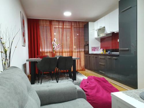 Velika Kladusa Apartamento | Apartment Ema with garage