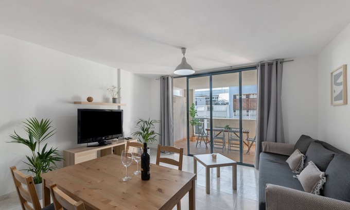 Puerto Naos Apartamento | Apartamento 'Costa Azul' con vistas al mar, terraza privada y Wi-Fi