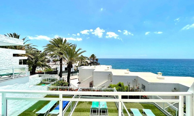 Playa del Aguila Apartamento | Apartment with Wifi, direct access in Playa del Aguila