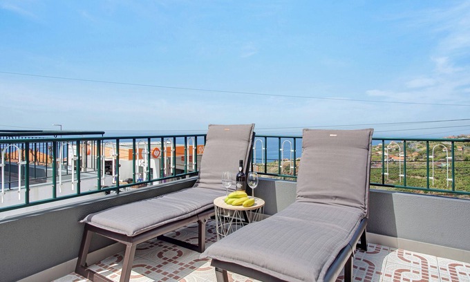 Estrela da Calheta Apartamento | Apartamento 'Estrela House' con vistas al mar, terraza privada y Wi-Fi